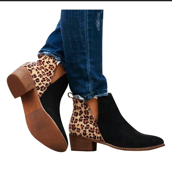 CORKEYS BOUTIQUE BLACK FAUX SUEDE ANIMAL PRINT BLOCK HEEL SZ 8 M - Picture 1 of 11